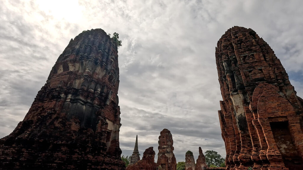 วัดมหาธาตุ อยุธยา ความสำคัญทางประวัติศาสตร์ที่น่าสนใจ
